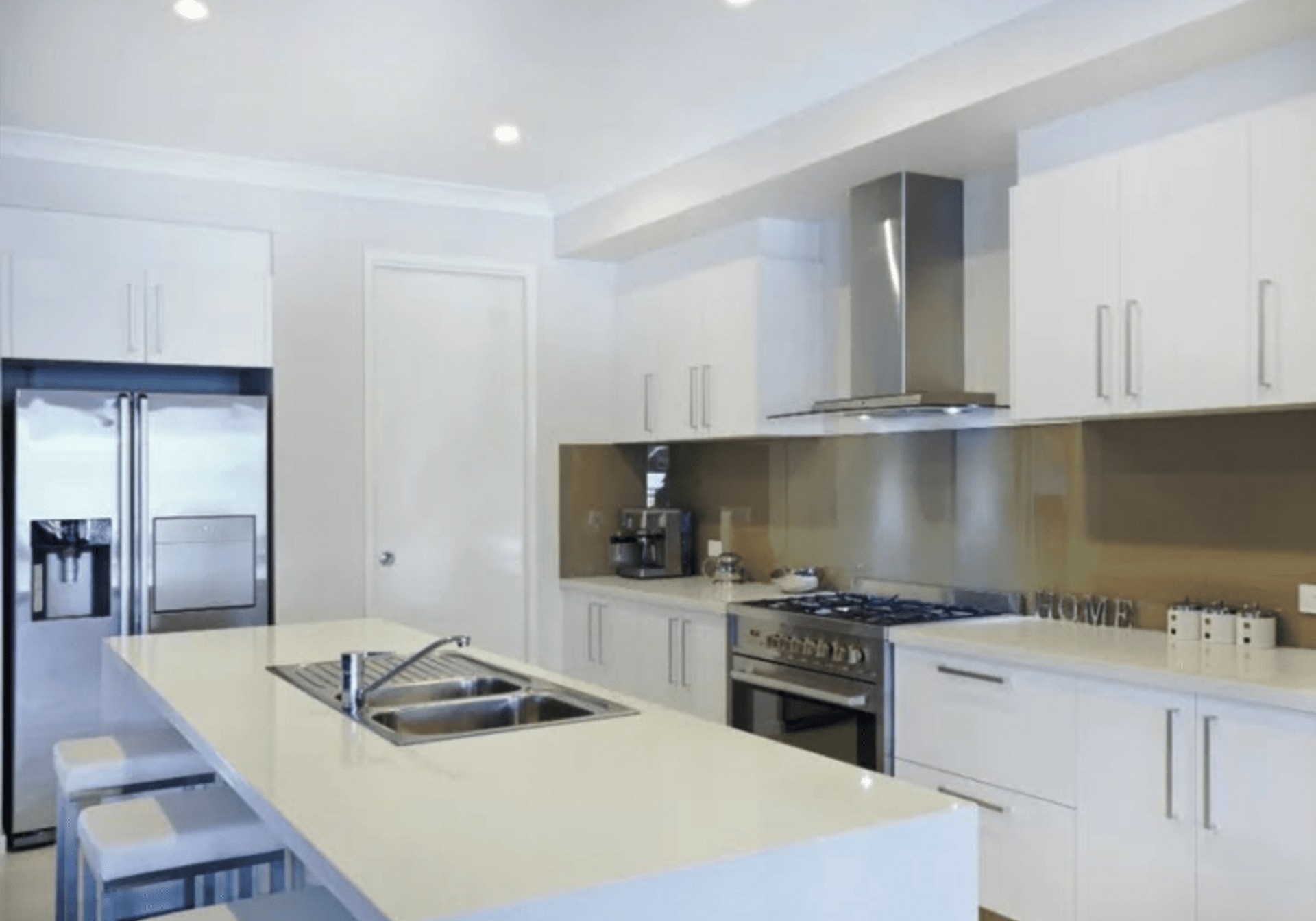 ESTILO MINIMALISTA EN COCINAS